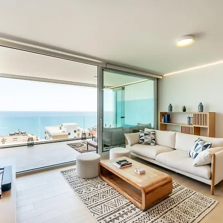 Amazing Sea Views - The Wave Ii, Pool And Sea View