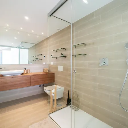 아파트 Amazing Sea Views - The Wave Ii, Pool And Sea View *