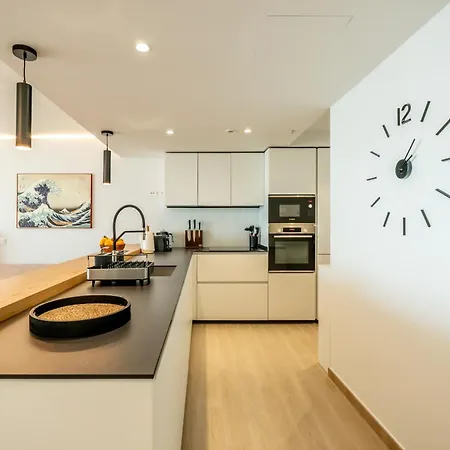 Amazing Sea Views - The Wave Ii, Pool And Sea View شقة فوينخيرولا