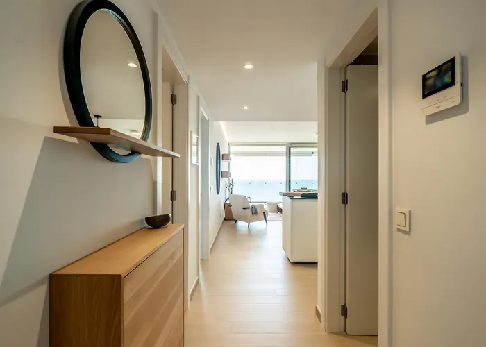 Amazing Sea Views - The Wave Ii, Pool And Sea View *