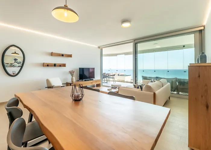 Amazing Sea Views - The Wave Ii, Pool And Sea View Fuengirola