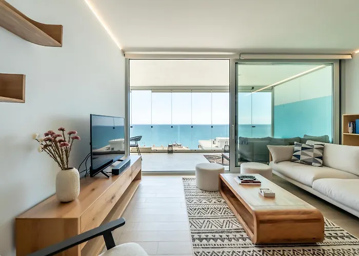 Amazing Sea Views - The Wave Ii, Pool And Sea View Appartement *